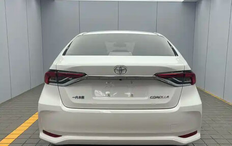Toyota Corolla, 2023 год, 1 900 000 рублей, 5 фотография