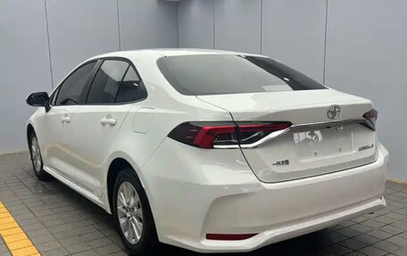 Toyota Corolla, 2023 год, 1 900 000 рублей, 4 фотография