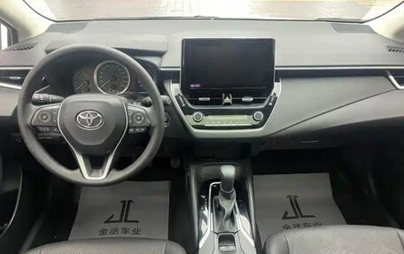 Toyota Corolla, 2023 год, 1 900 000 рублей, 9 фотография