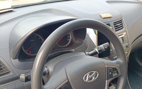 Hyundai Solaris II рестайлинг, 2016 год, 895 000 рублей, 5 фотография