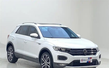 Volkswagen T-Roc I, 2022 год, 1 899 000 рублей, 4 фотография