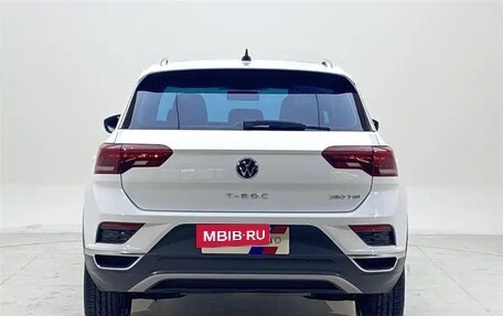 Volkswagen T-Roc I, 2022 год, 1 899 000 рублей, 3 фотография