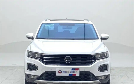Volkswagen T-Roc I, 2022 год, 1 899 000 рублей, 15 фотография