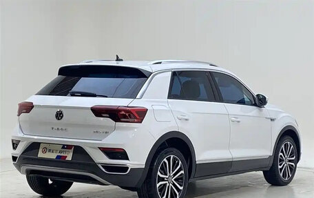 Volkswagen T-Roc I, 2022 год, 1 899 000 рублей, 16 фотография