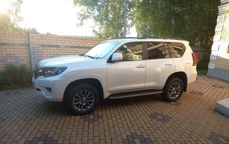Toyota Land Cruiser Prado 150 рестайлинг 2, 2018 год, 5 270 000 рублей, 7 фотография