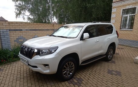 Toyota Land Cruiser Prado 150 рестайлинг 2, 2018 год, 5 270 000 рублей, 5 фотография