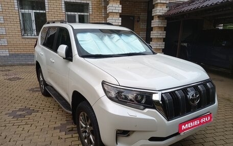 Toyota Land Cruiser Prado 150 рестайлинг 2, 2018 год, 5 270 000 рублей, 3 фотография
