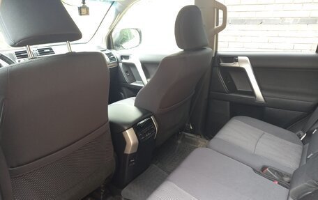 Toyota Land Cruiser Prado 150 рестайлинг 2, 2018 год, 5 270 000 рублей, 13 фотография
