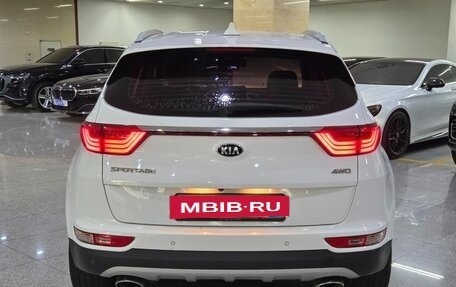 KIA Sportage IV рестайлинг, 2018 год, 1 890 000 рублей, 4 фотография