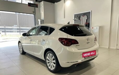 Opel Astra J, 2013 год, 650 000 рублей, 6 фотография