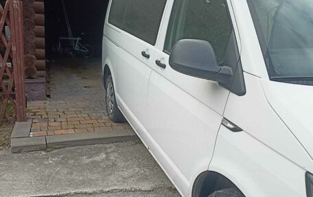 Volkswagen Caravelle T6 рестайлинг, 2017 год, 2 200 000 рублей, 3 фотография