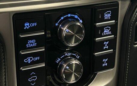Toyota Land Cruiser Prado 150 рестайлинг 2, 2021 год, 6 990 000 рублей, 37 фотография