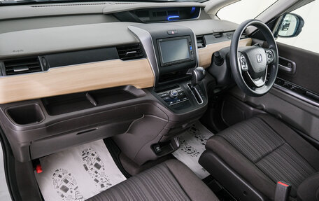 Honda Freed II, 2016 год, 1 699 000 рублей, 13 фотография