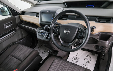 Honda Freed II, 2016 год, 1 699 000 рублей, 9 фотография