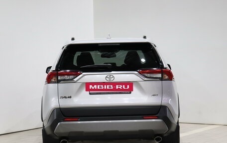Toyota RAV4, 2021 год, 3 320 000 рублей, 6 фотография