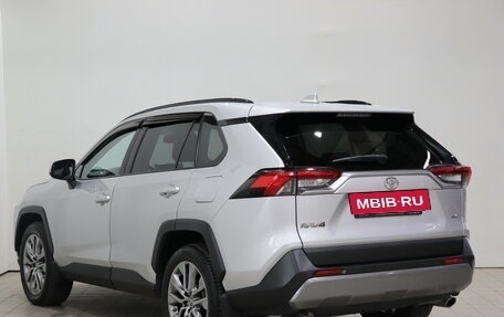 Toyota RAV4, 2021 год, 3 320 000 рублей, 7 фотография