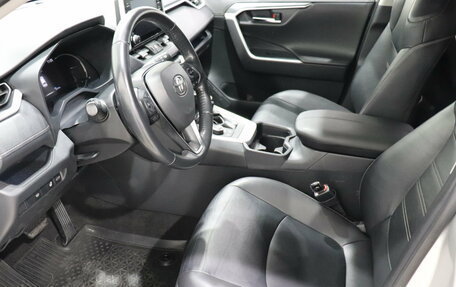 Toyota RAV4, 2021 год, 3 320 000 рублей, 17 фотография