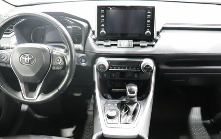 Toyota RAV4, 2021 год, 3 320 000 рублей, 15 фотография