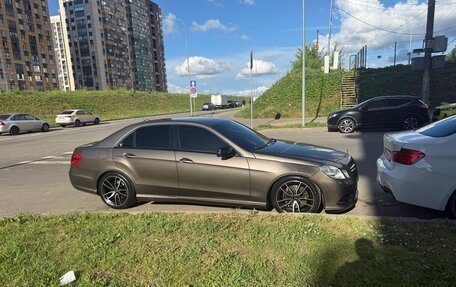 Mercedes-Benz E-Класс, 2012 год, 2 100 000 рублей, 3 фотография