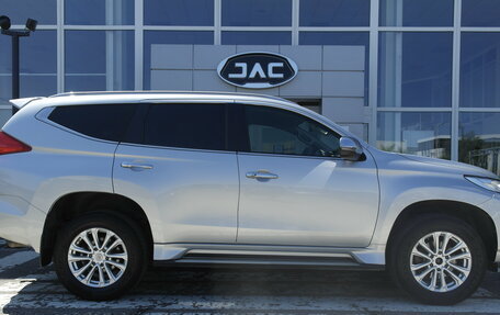 Mitsubishi Pajero Sport III рестайлинг, 2019 год, 2 899 000 рублей, 2 фотография