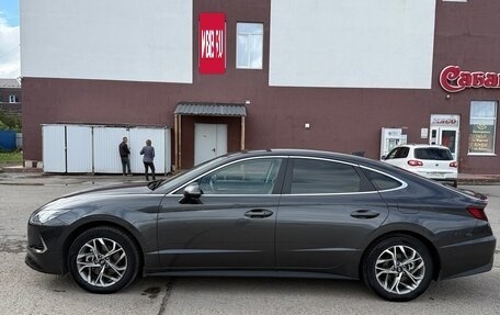 Hyundai Sonata VIII, 2021 год, 2 300 000 рублей, 3 фотография