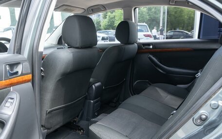 Toyota Avensis III рестайлинг, 2006 год, 799 000 рублей, 11 фотография