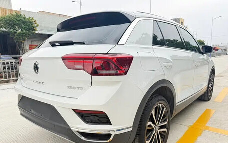 Volkswagen T-Roc I, 2021 год, 1 430 000 рублей, 6 фотография