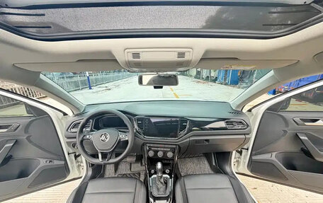 Volkswagen T-Roc I, 2021 год, 1 430 000 рублей, 12 фотография