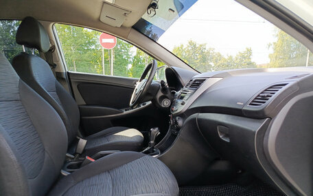 Hyundai Solaris II рестайлинг, 2016 год, 885 000 рублей, 13 фотография