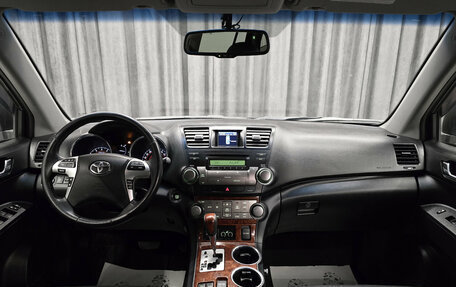 Toyota Highlander III, 2011 год, 2 059 000 рублей, 12 фотография