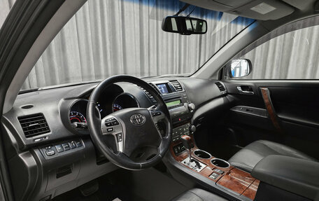 Toyota Highlander III, 2011 год, 2 059 000 рублей, 11 фотография