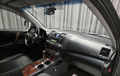 Toyota Highlander III, 2011 год, 2 059 000 рублей, 15 фотография