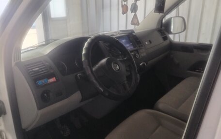 Volkswagen Transporter T5 рестайлинг, 2011 год, 1 560 000 рублей, 9 фотография