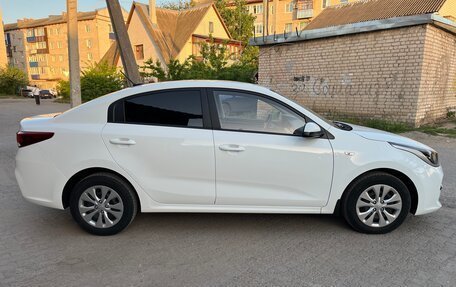 KIA Rio IV, 2020 год, 1 545 000 рублей, 4 фотография