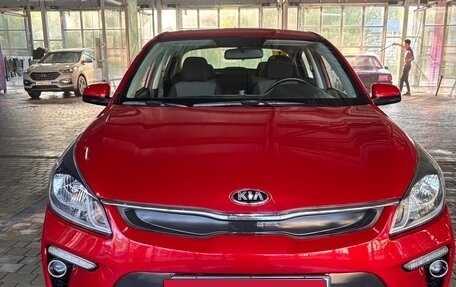 KIA Rio IV, 2018 год, 1 550 000 рублей, 2 фотография