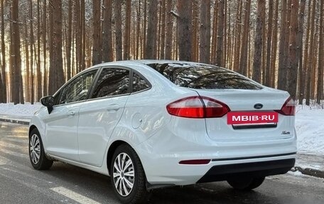 Ford Fiesta, 2015 год, 550 000 рублей, 3 фотография