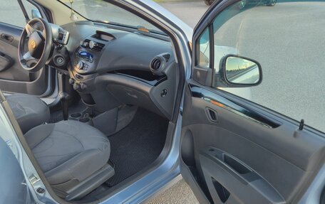 Chevrolet Spark III, 2011 год, 570 000 рублей, 10 фотография