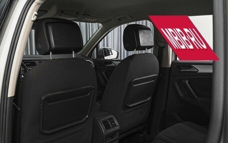 Volkswagen Tiguan II, 2018 год, 2 048 000 рублей, 11 фотография