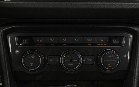 Volkswagen Tiguan II, 2018 год, 2 048 000 рублей, 13 фотография