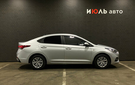 Hyundai Solaris II рестайлинг, 2019 год, 1 550 000 рублей, 4 фотография