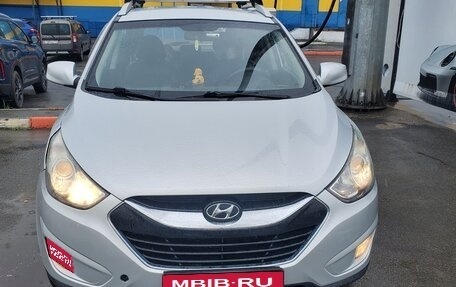 Hyundai Tucson III, 2011 год, 1 000 000 рублей, 1 фотография