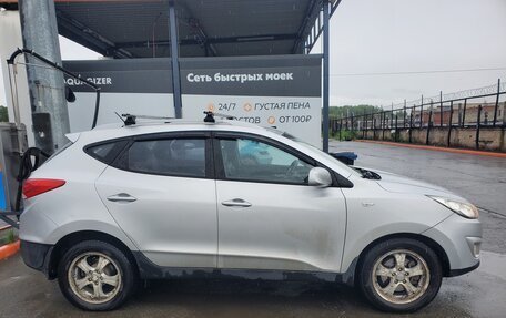 Hyundai Tucson III, 2011 год, 1 000 000 рублей, 4 фотография