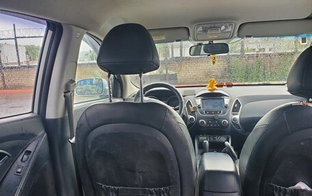 Hyundai Tucson III, 2011 год, 1 000 000 рублей, 9 фотография