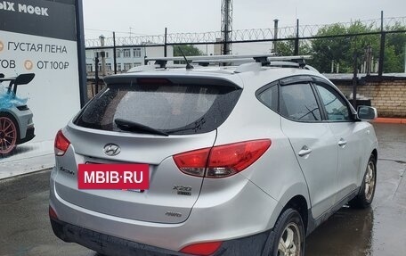 Hyundai Tucson III, 2011 год, 1 000 000 рублей, 6 фотография