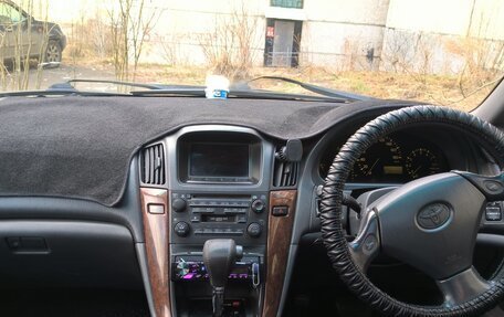 Toyota Harrier, 1999 год, 700 000 рублей, 8 фотография