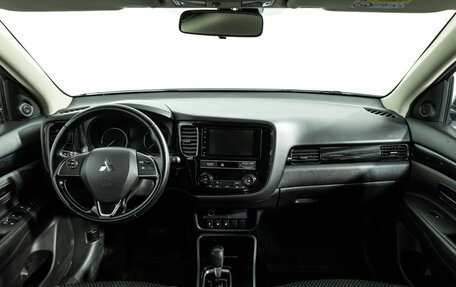 Mitsubishi Outlander III рестайлинг 3, 2019 год, 1 649 585 рублей, 14 фотография