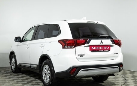 Mitsubishi Outlander III рестайлинг 3, 2019 год, 1 649 585 рублей, 8 фотография