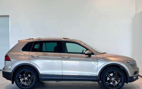 Volkswagen Tiguan II, 2018 год, 2 990 000 рублей, 4 фотография