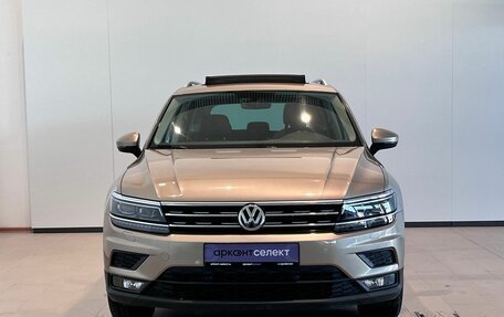 Volkswagen Tiguan II, 2018 год, 2 990 000 рублей, 3 фотография
