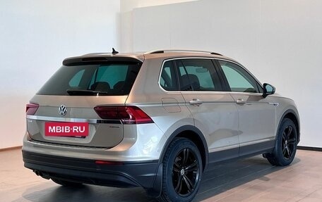Volkswagen Tiguan II, 2018 год, 2 990 000 рублей, 5 фотография